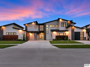 28488 Laurel Cir, Valley, NE 68064