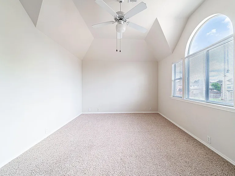 6870 Winston Dr — Photo 31