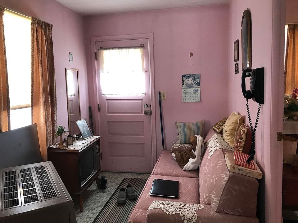 104 Lake St, Weyauwega, WI 54983 MLS 50269428 Zillow