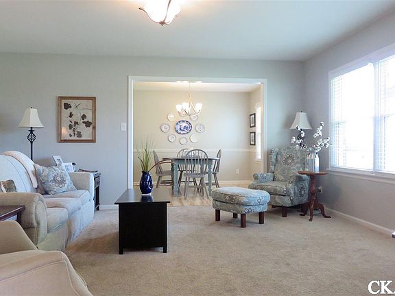 2nd image of 415 Cloverdale Dr
