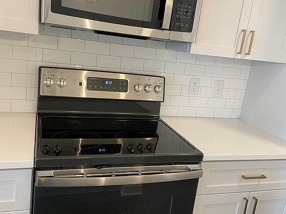 3rd image of 1677 54th Ave N #211
