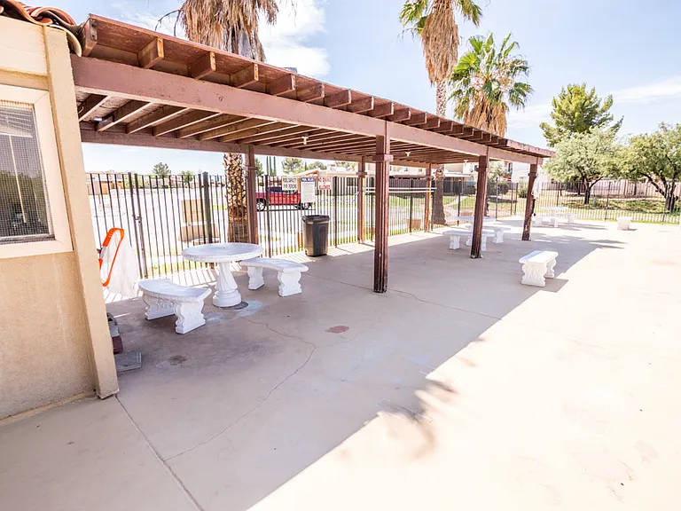 4409 Plaza Vis #B — Photo 29