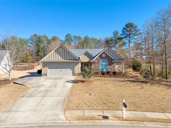 1753 Satilla Dr, Winder, GA 30680