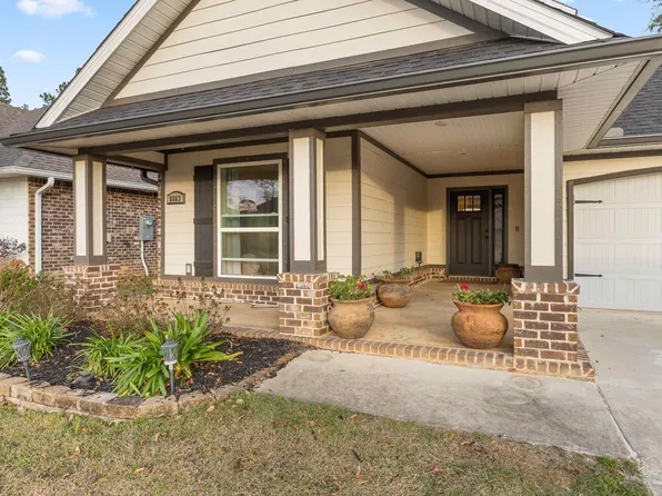 5663 Dunridge Dr, Pace, FL 32571