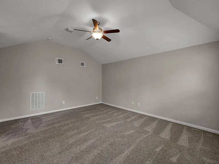 122 S Bearkat Ct — Photo 31