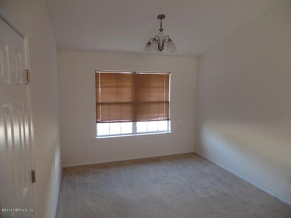 5th image of 10701 Sandy Oaks Dr
