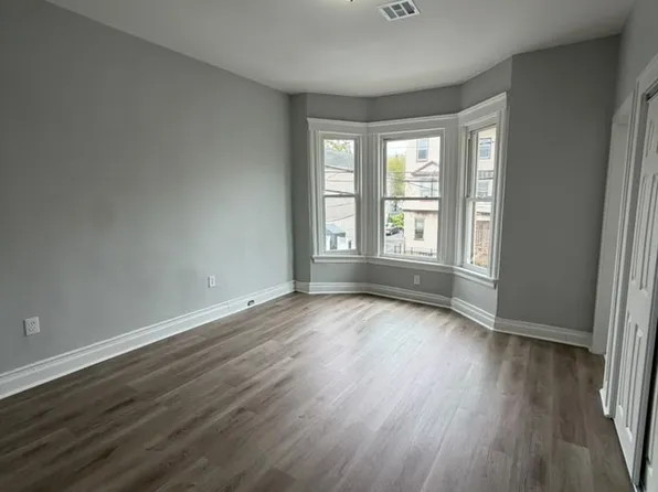 902 Bergen St, Newark, NJ 07112