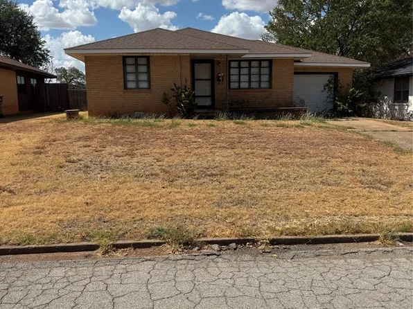 305 N 17th St, Chickasha, OK 73018