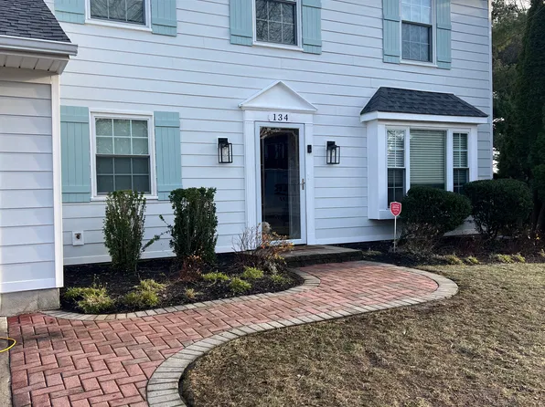 134 E Partridge Ln, Cherry Hill, NJ 08003
