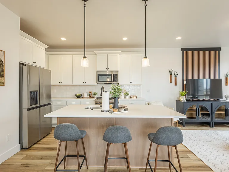 290 S Filbert Ln — Photo 9