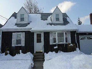 1st image of 16 Mayfair Ln