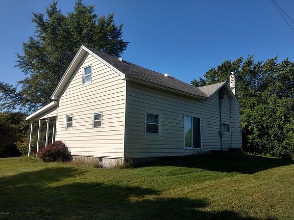 2nd image of 905 S Sherman St