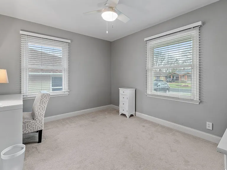5036 Richmond Dr — Photo 14