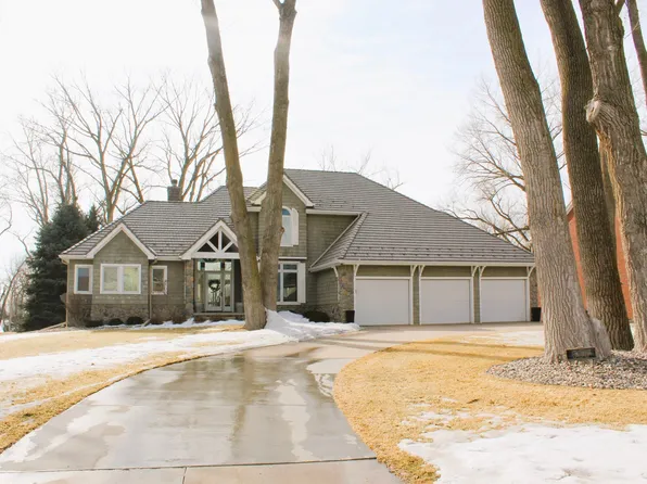 556 Monterey Trl, Dakota Dunes, SD 57049