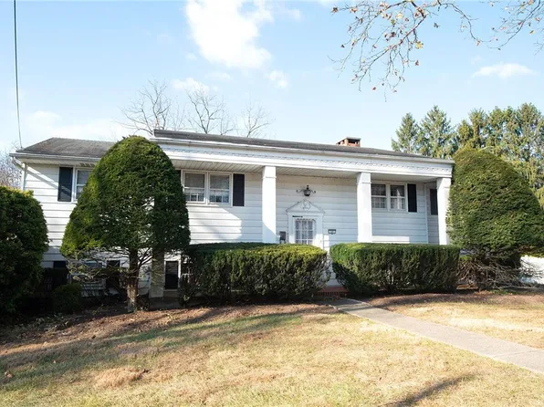 37 Gordon Dr, Easton, PA 18045