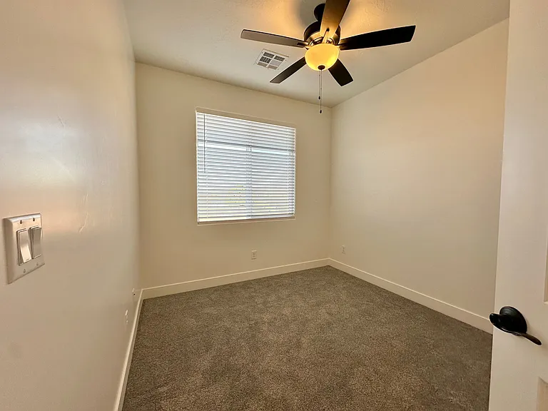 121 N 2480 W — Photo 10
