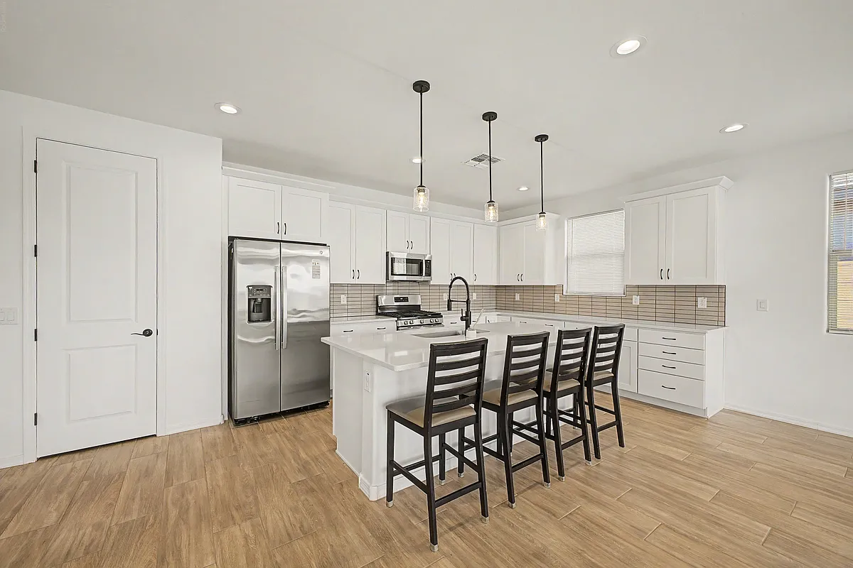 Building Photo - 5423 W Manzanita Dr