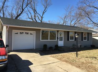 8122 Sterling Ave, Raytown, MO 64138