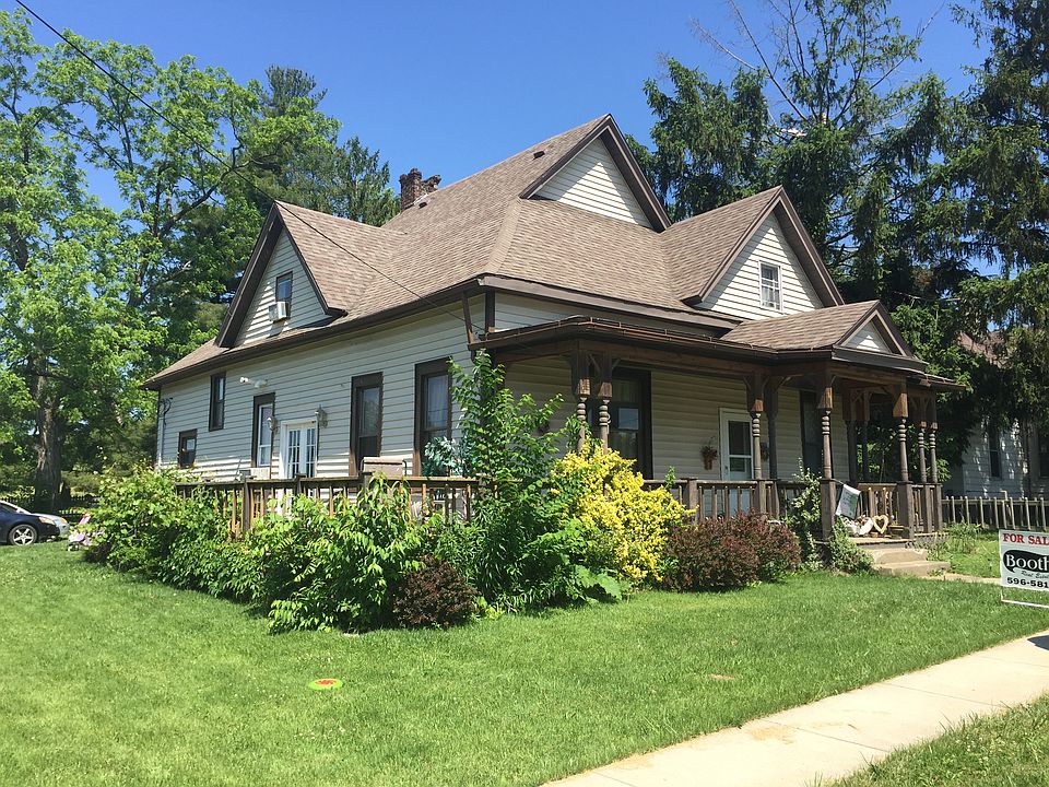 1st image of 130 Paine St