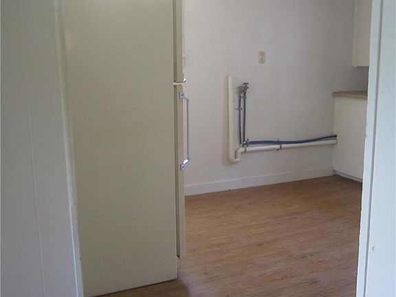4th image of 418 Amarillo St APT B