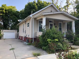 819 W Mill St, Bloomington, IL