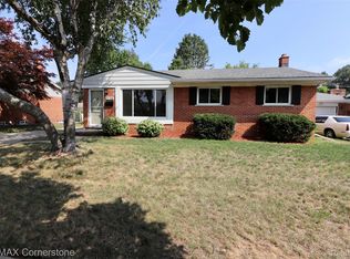 31768 Bretton St, Livonia, MI 48152