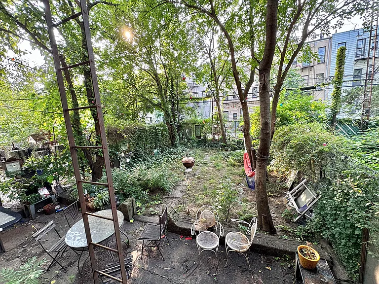 297 Harman St #1R — Photo 3