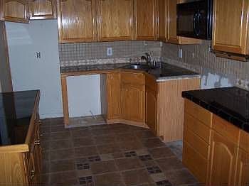 3rd image of 8032 Hilliard Dr