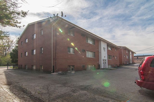 2nd image of 130 Flintridge Dr APT 3