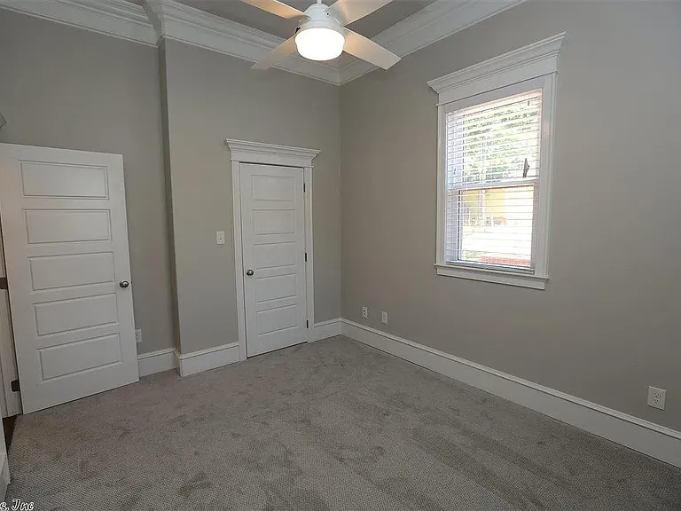415 N Spruce St — Photo 15