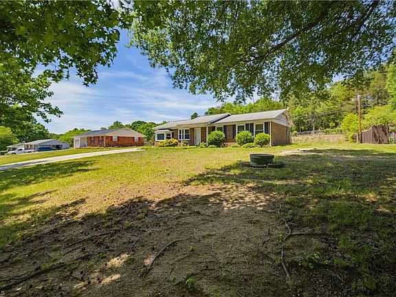4th image of 8933 Ambridge Dr