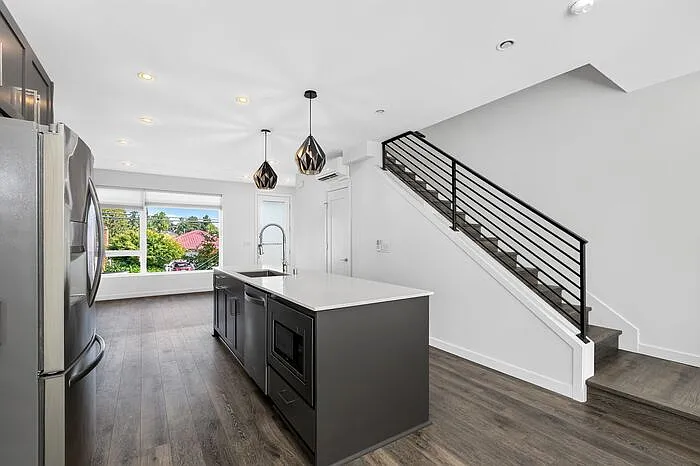 3819 S Cloverdale St — Photo 12