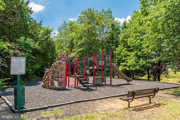 6805 Hollow Glen Ct — Photo 52