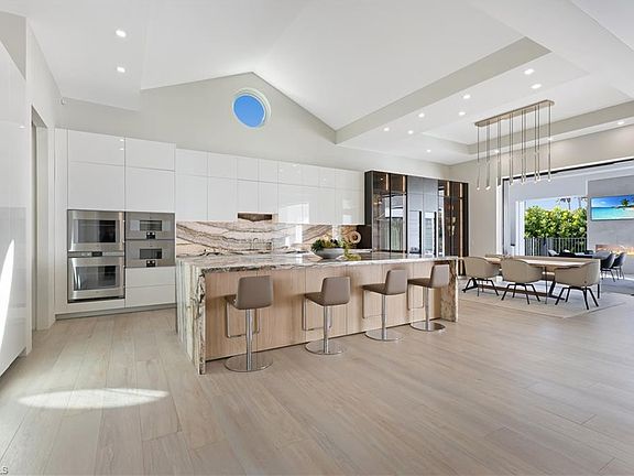 4th image of 2485 Crayton RD