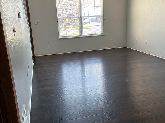 3rd image of 5813 Canaveral Dr