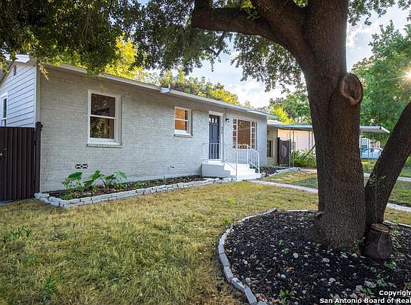 4th image of 434 Adrian Dr