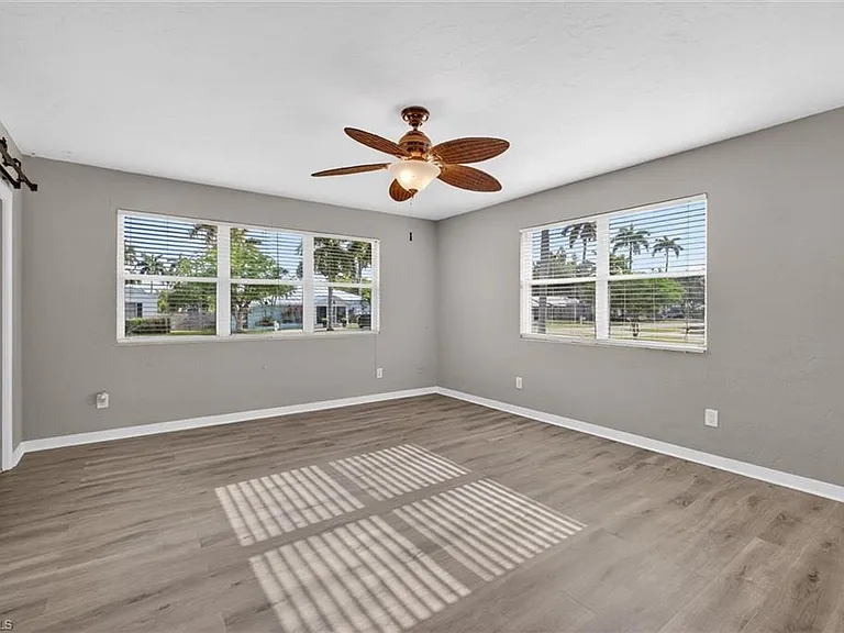 1420 Maravilla Ave — Photo 25