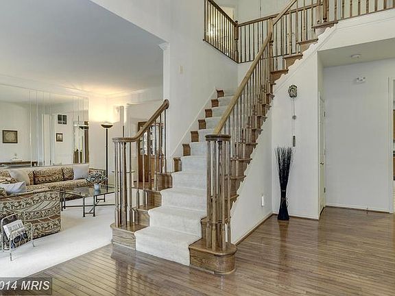 3rd image of 8100 Tichenor Point Ct