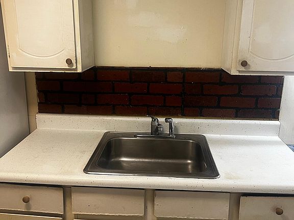 3rd image of 53 Essex St APT B