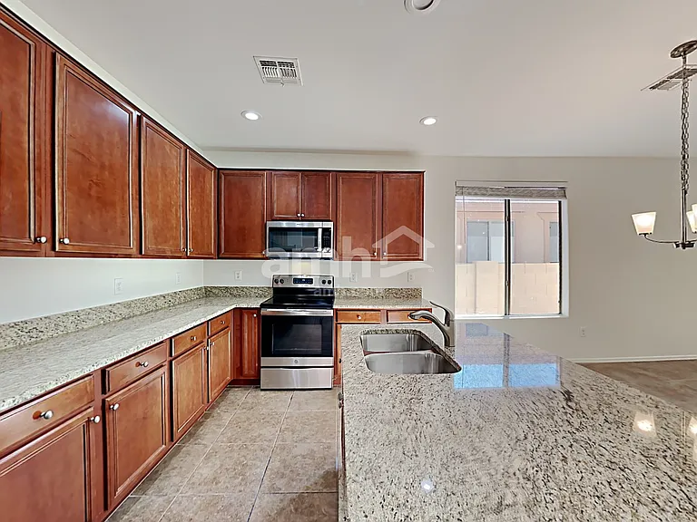 568 W Camino Parrilla — Photo 3