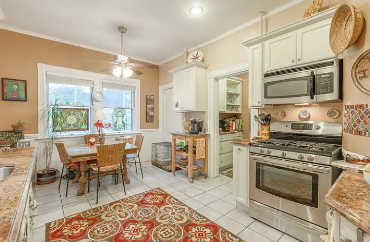 2 bed, 1.5 bath, 1500 sqft, $1,600 — Photo 1