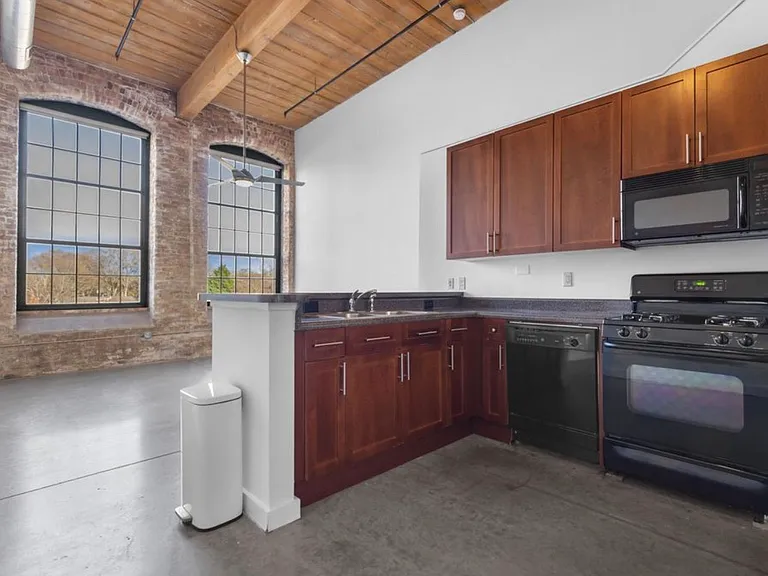 400 Mills Ave #409 — Photo 7