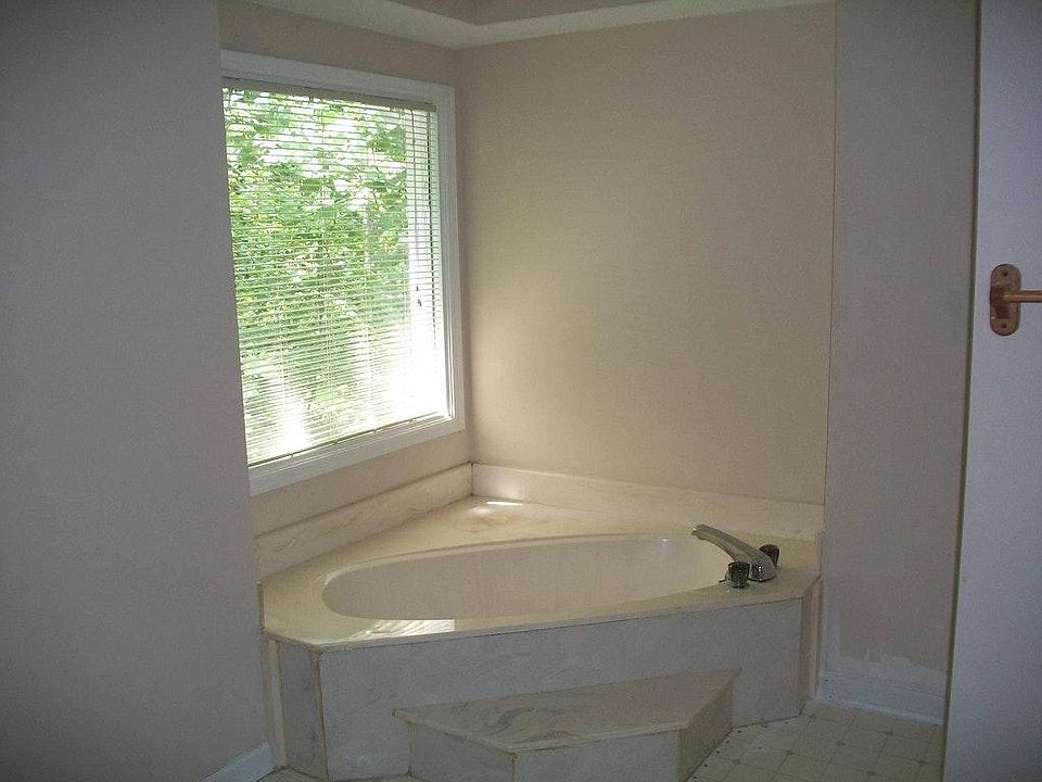 2nd image of 1733 Hickory Grove Trl NW