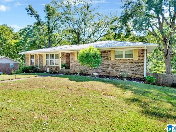 121 Laird Ave, Bessemer, AL 35023