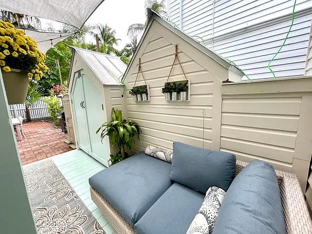 525 Elizabeth St — Photo 24
