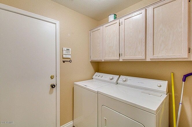 2nd image of 371 W Calle De Caballos