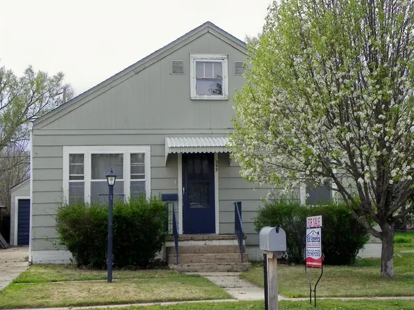 549 9th St, Phillipsburg, KS 67661