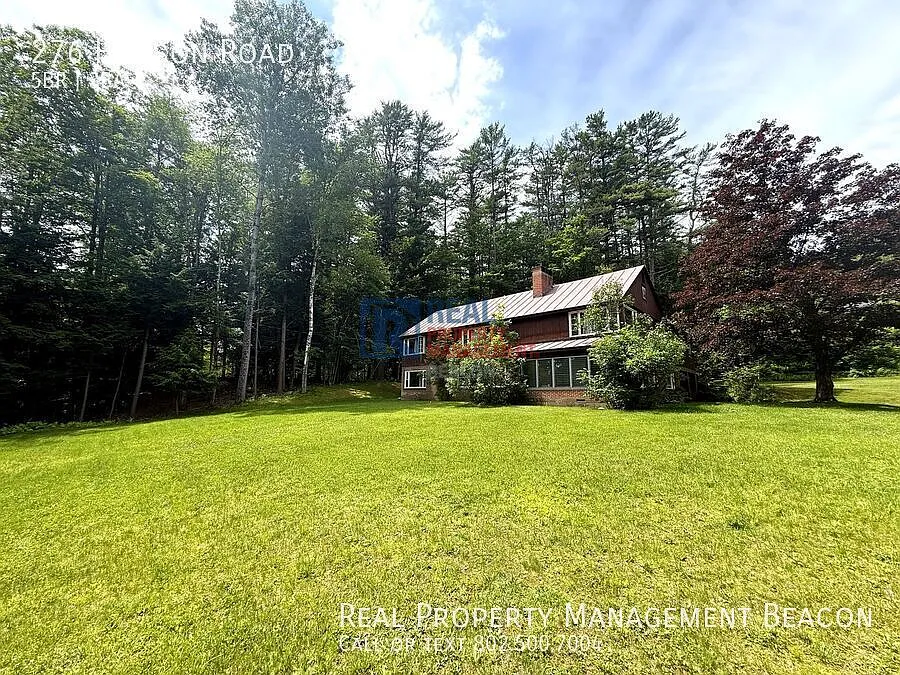 Norwich VT - 5 Bed, 2.5 Bath Partially Furnished House - $6000 plus utilities — Photo 3