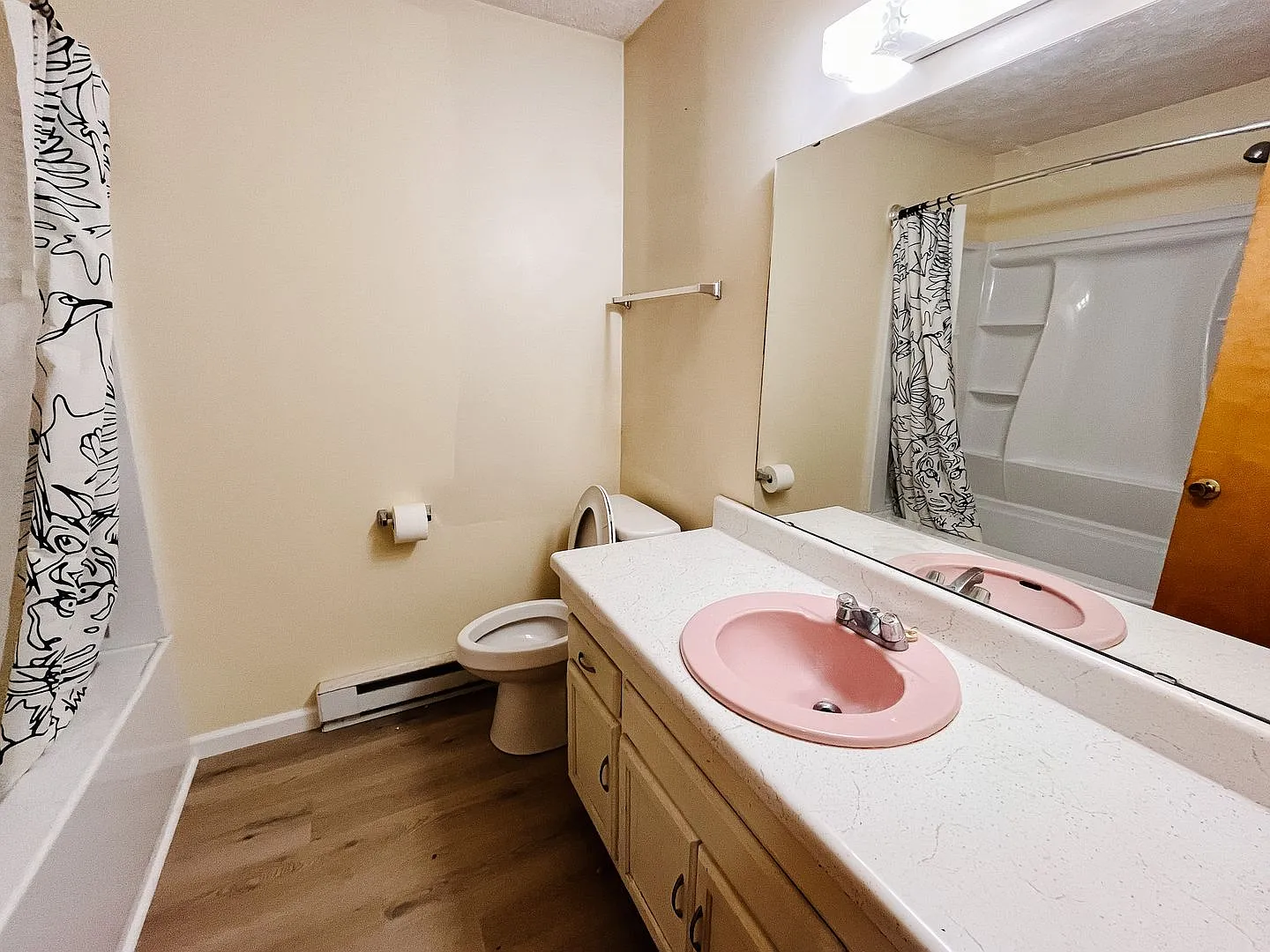 3 Bedroom, 2.5 Bath House in Hethwood w/ Pool access — Photo 4