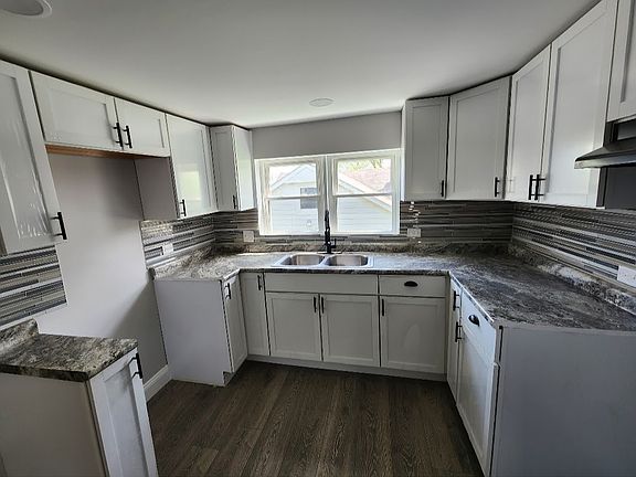 Kitchen w/o Appliances